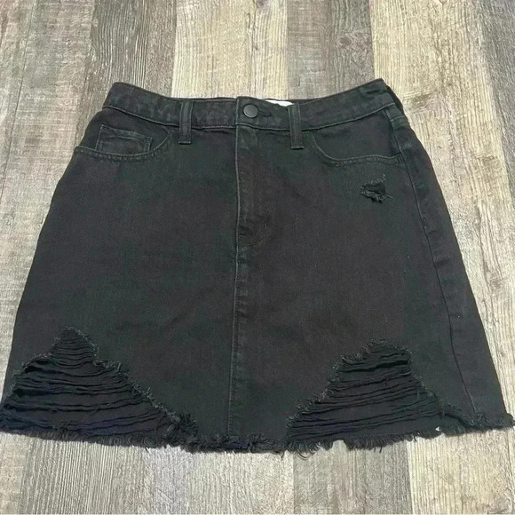 Hollister Dresses & Skirts - Women’s Hollister Jean distressed black skirt size 3